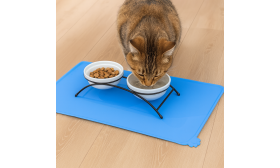 Wasserdichte blaue Silikon-Katzennapfunterlage, ungiftig und sicher, passt ideal unter Futter- und Wassernäpfe.